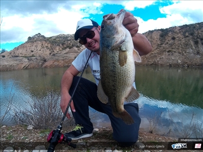Pescando con equipos de casting y Black Minnow. Primeras Experiencias.