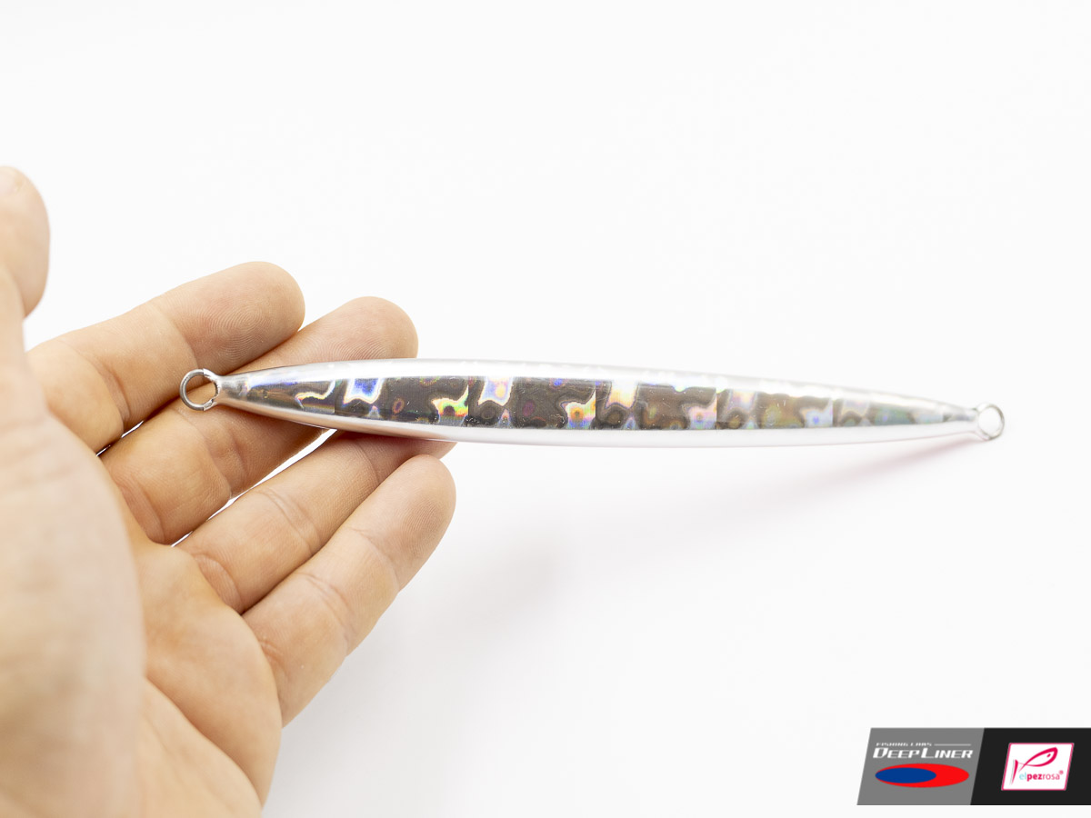 Deep Liner Spy-N visto por la cara trasera plana, la que le hace planear en la ca?da