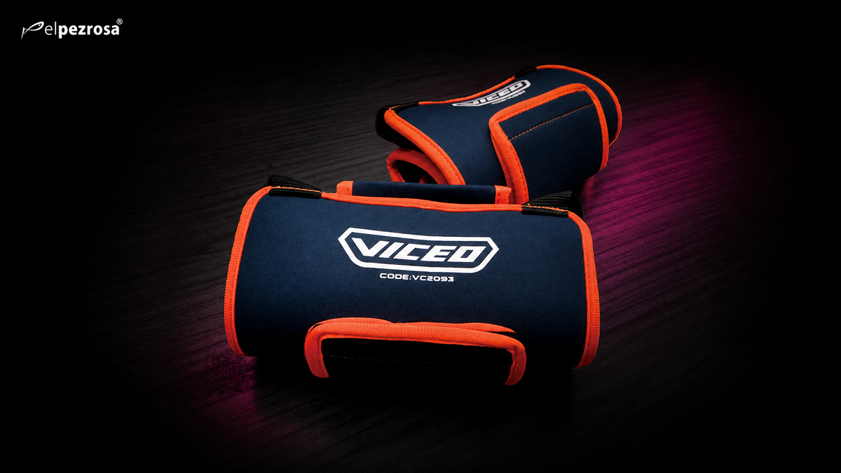 Las dos unidades del Viceo Head Rest Rod Keeper VC2093 enrolladas para guardarlas